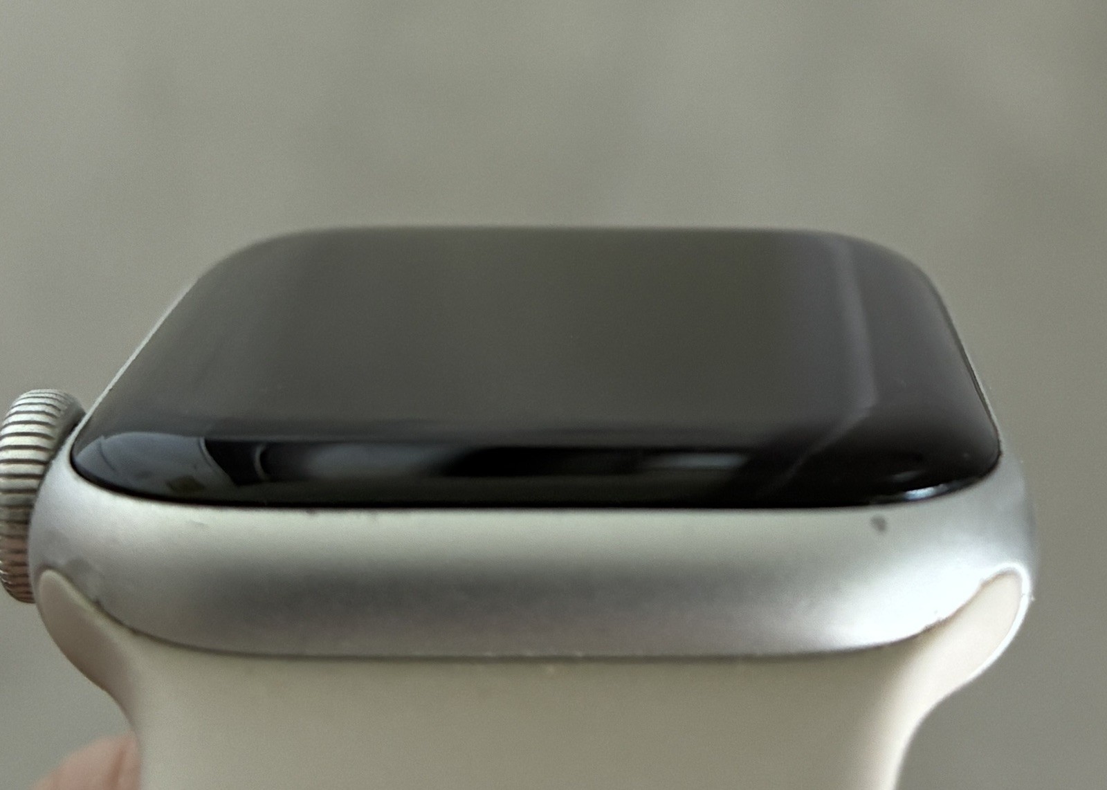 Unlocked Apple Watch SE 1st Gen 44MM Space Gray 4 Bands & Accessories A2354