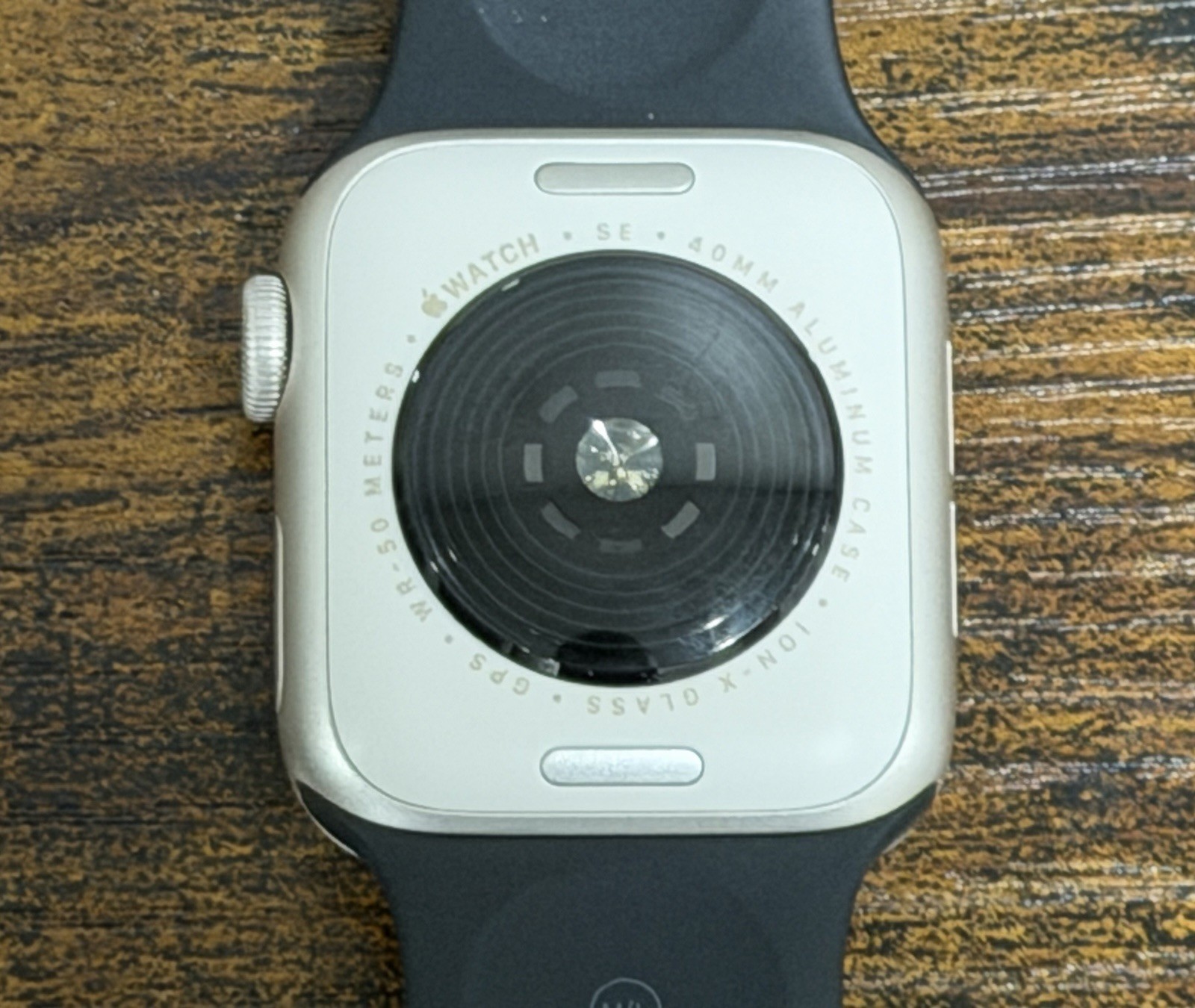 Apple Watch SE 3 A3324 40mm GPS Starlight Aluminum – Black Sport Band
