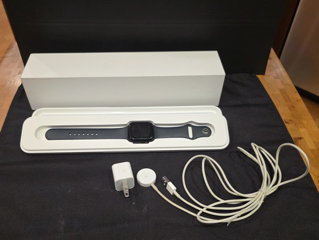 UNLOCKED Apple Watch Series 7 41mm GPS Fully Functional w/box FREE S&H