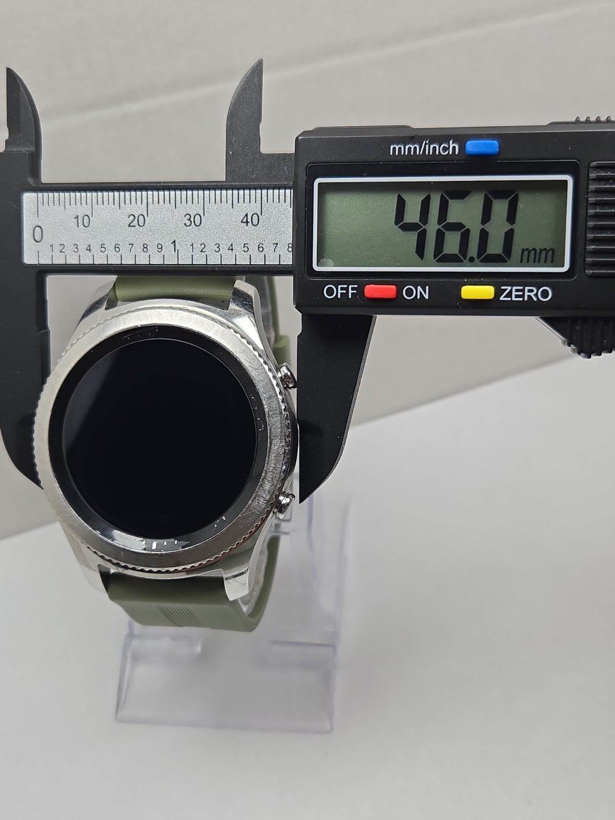 Samsung Gear S3 Classic ATT LTE GPS 46mm Silver Smartwatch Green Band – Read