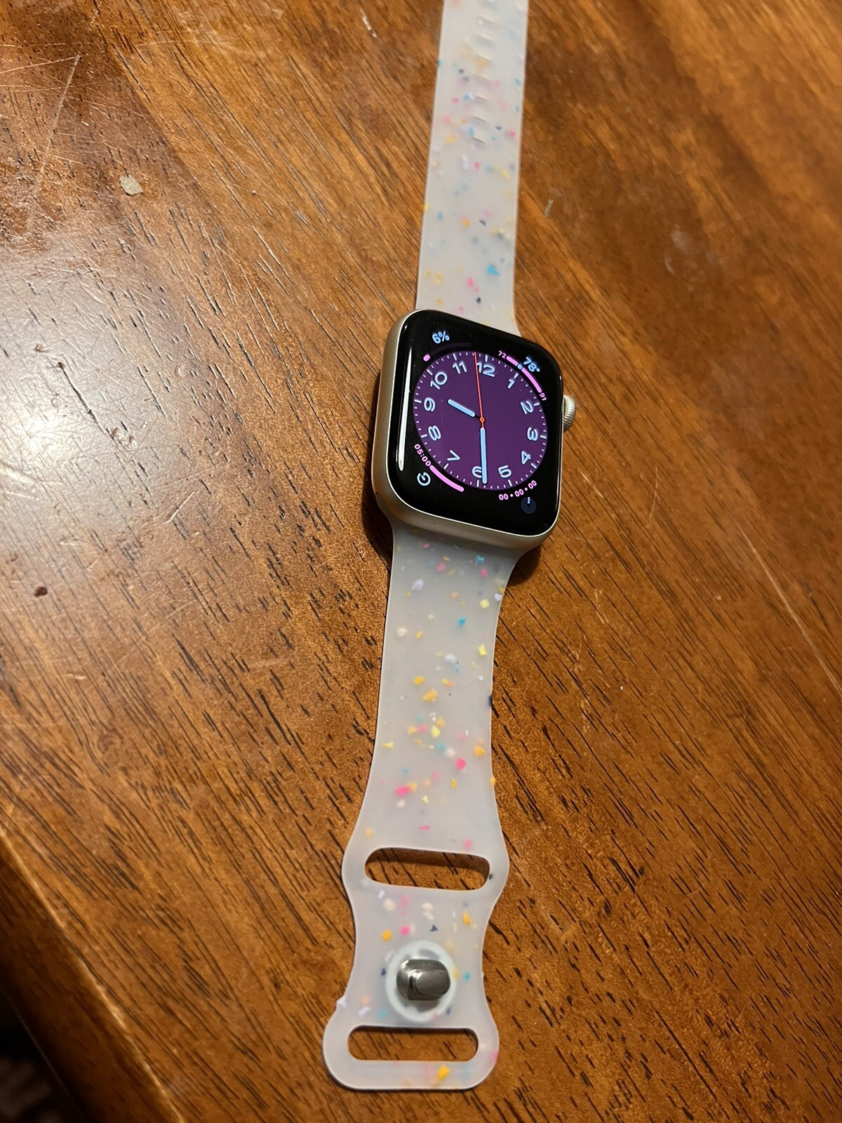 Apple Watch SE 44mm Silver Aluminum Case White Cellular Sport Band – (MYEM2LLA)