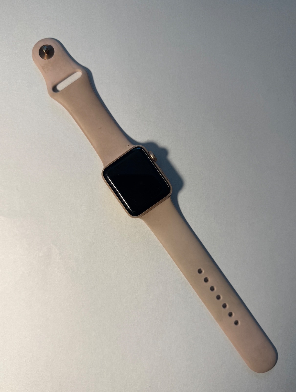 Apple Watch Series 3 38mm Gold Aluminum GPS + Cellular Pink Sand Sport Band