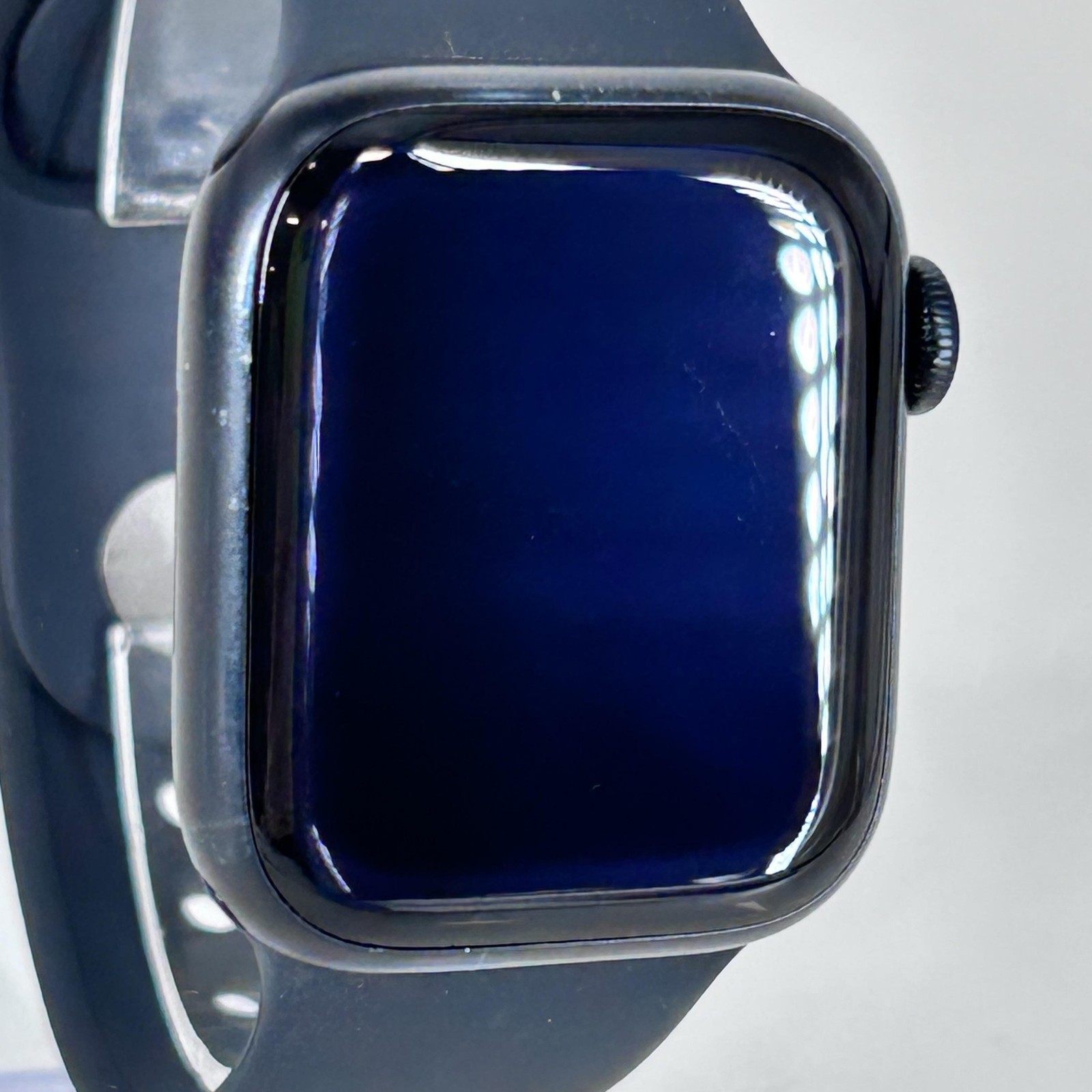 Apple Watch (Series 8) 41mm Midnight Aluminum (GPS) w/ Black Sport – Good