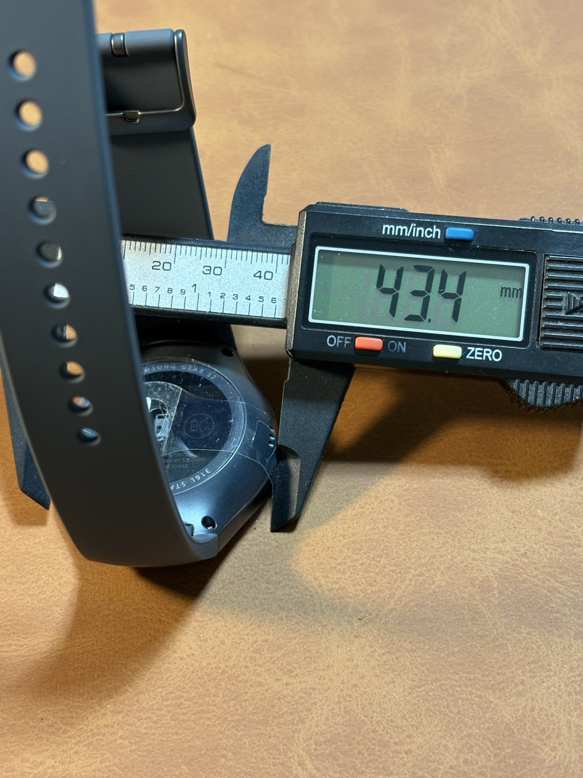 Samsung Gear S2 Smartwatch SM-R730V – Gray Digital Watch,Untested *Read*