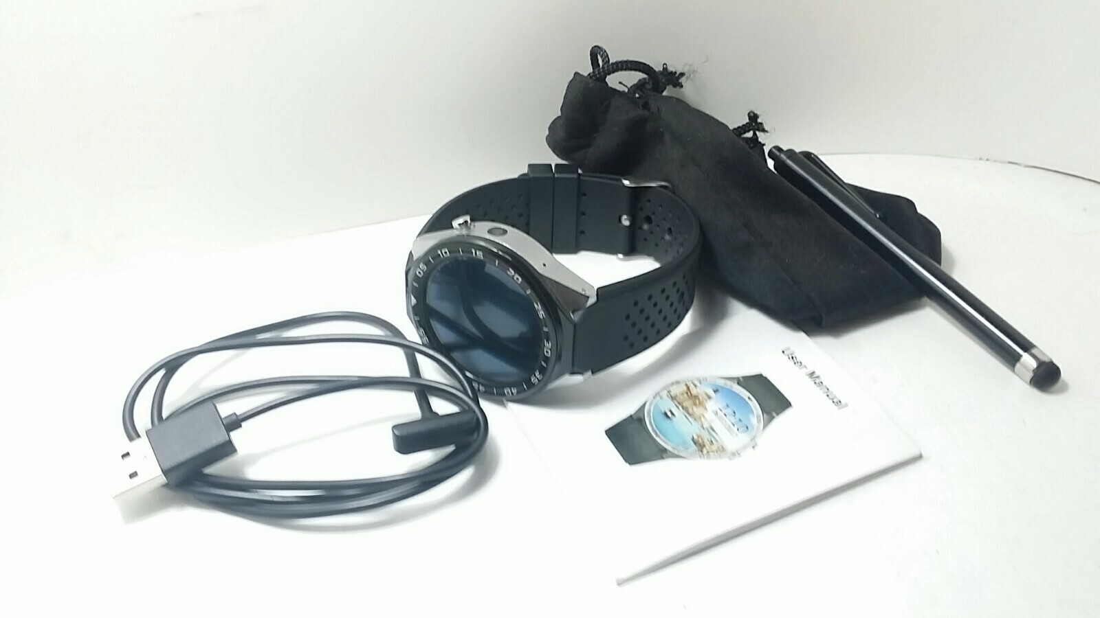 Smart watch 2GB ROM, 16GB RAM, HART RATE MONITOR..2MPX CAMERA….USED.