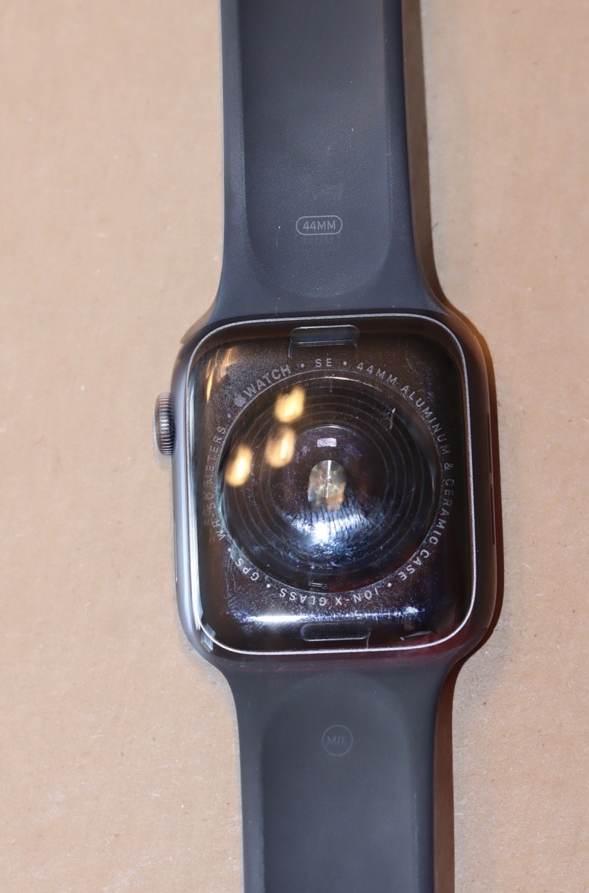 Apple Watch SE – 44mm with Sport Band, M/L (GPS + Midnight Aluminum)
