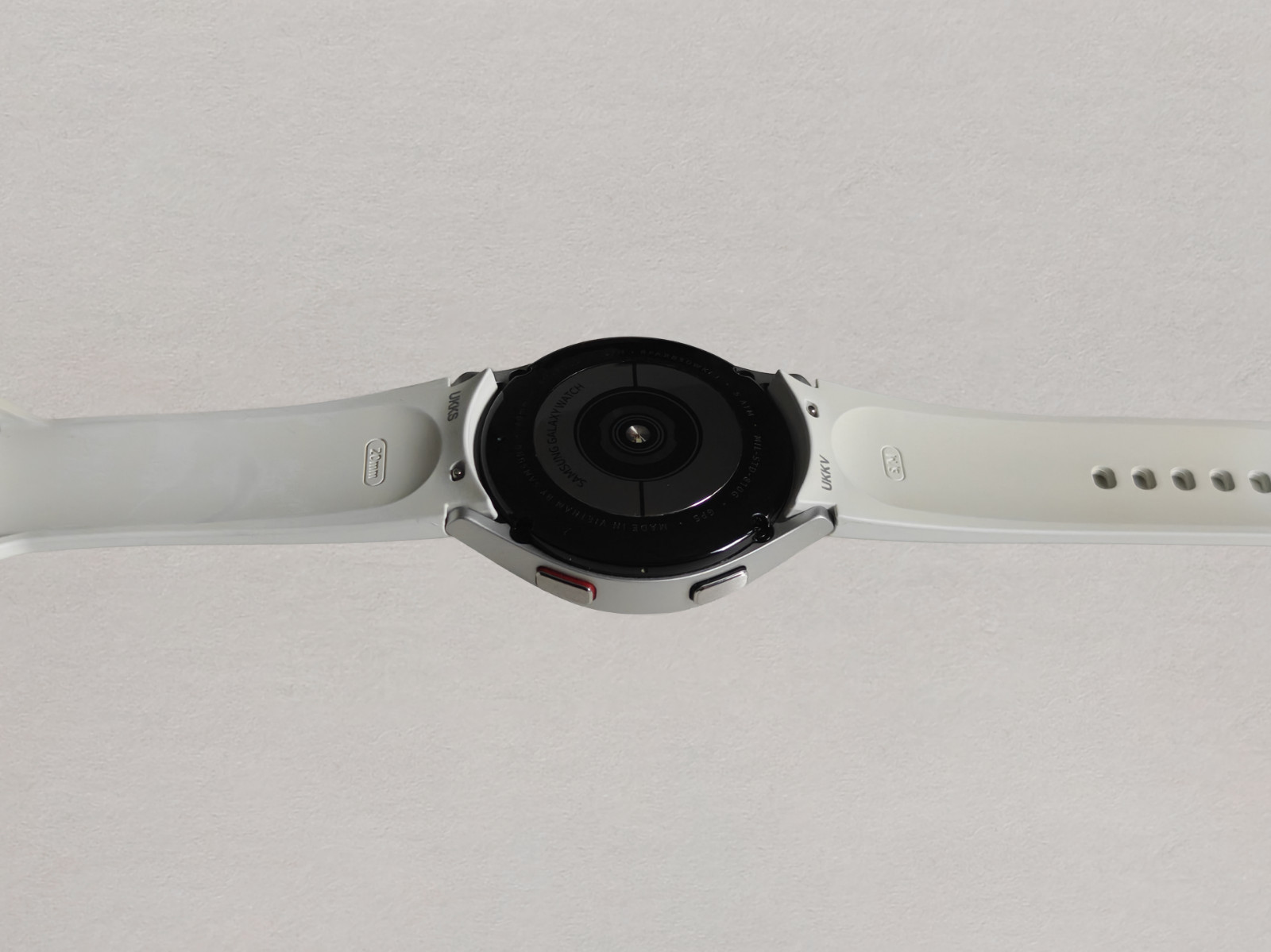Samsung Galaxy Watch4 Bluetooth 40mm 16GB SM-R860 GPS WiFi Silver Aluminum