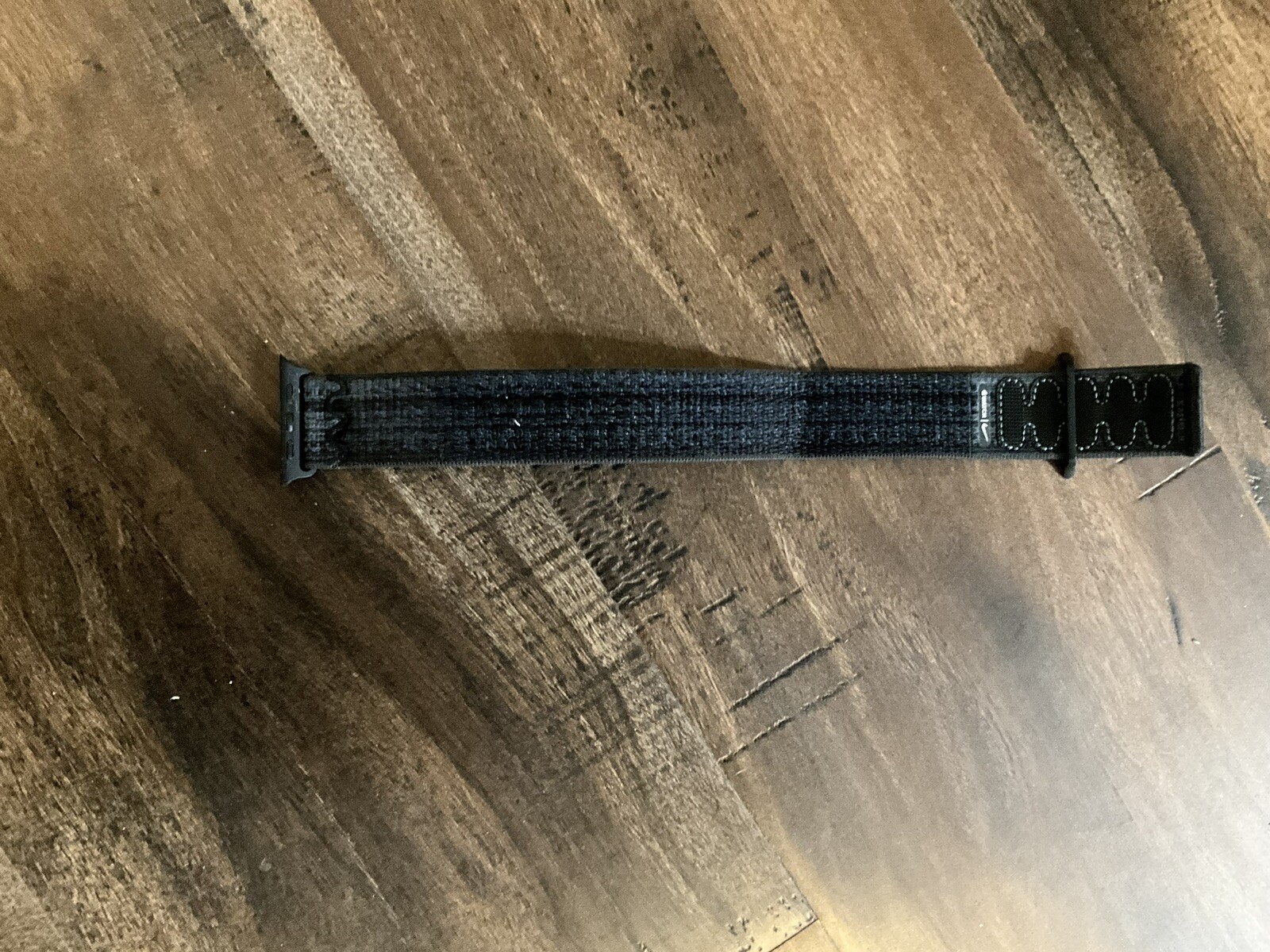 Apple Watch Series 6 44mm Space Gray Aluminum Case: Black Nike Band/cellular