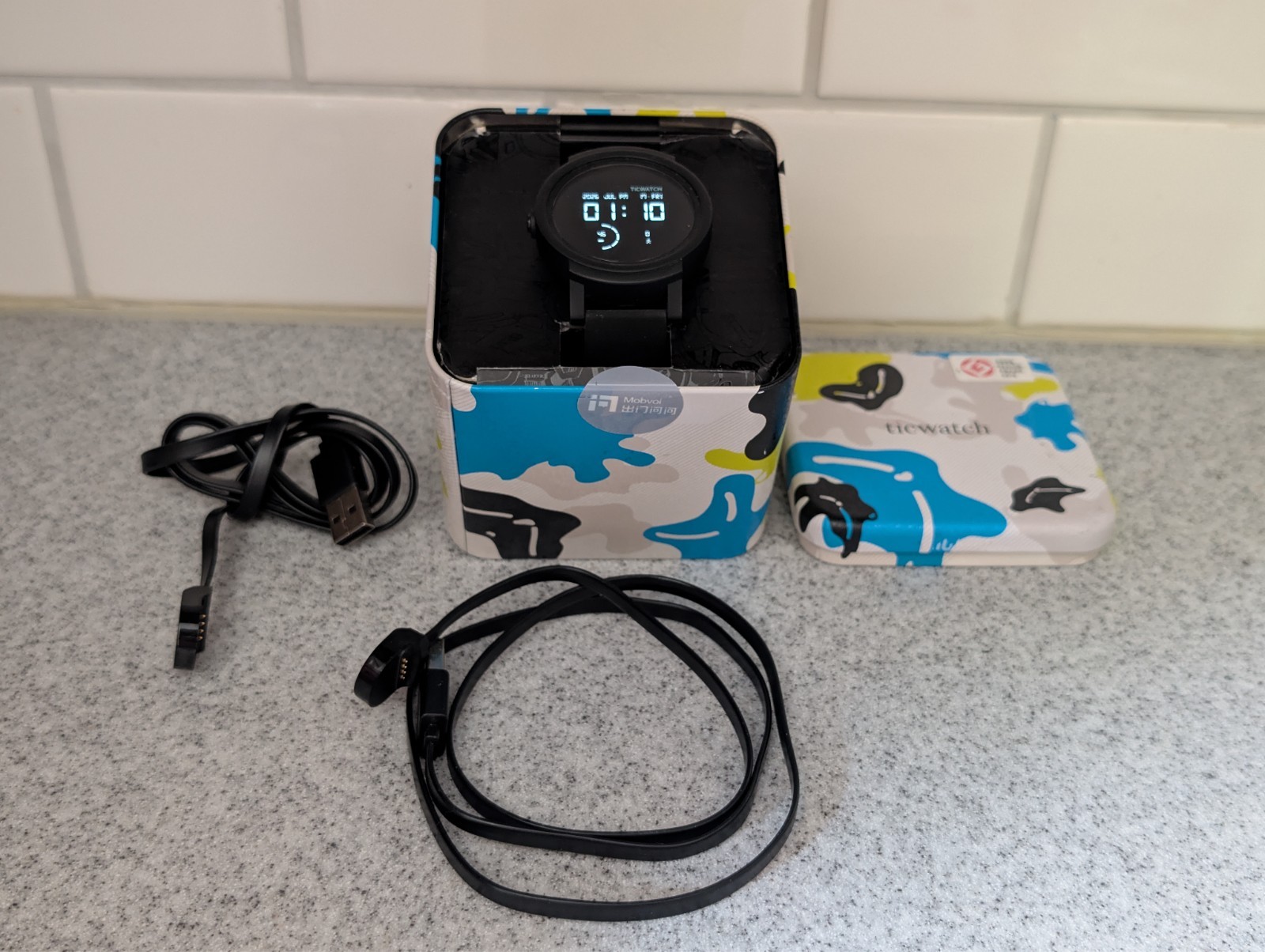 Mobvoi Ticwatch E Smart watch Black EXCELLENT condition