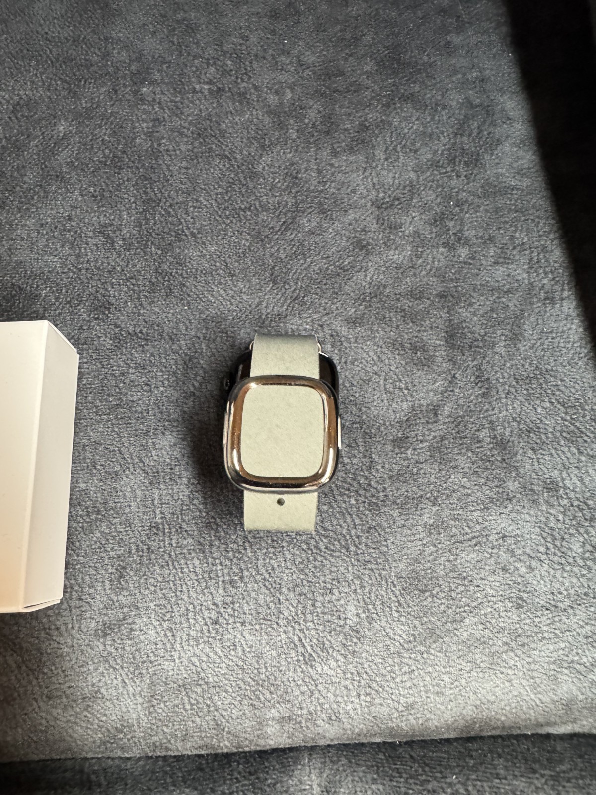 Apple Watch Series 11 GPS, 42mm Jet Black Aluminum Case with Sage Gray BandSMALL