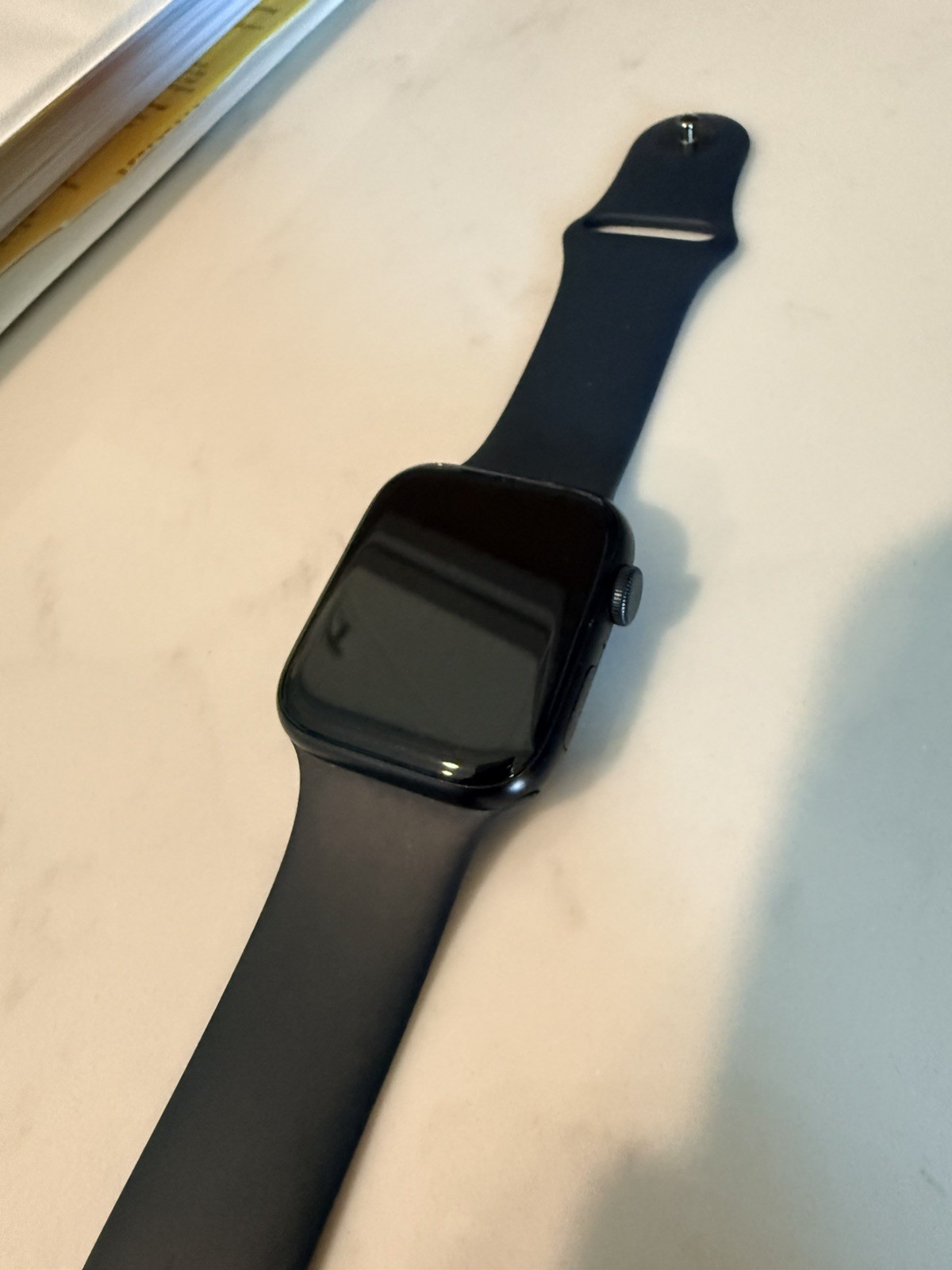 Apple Watch SE 2nd Gen 44mm GPS Midnight Case Sport Band M/L MRE93LL/A 2023