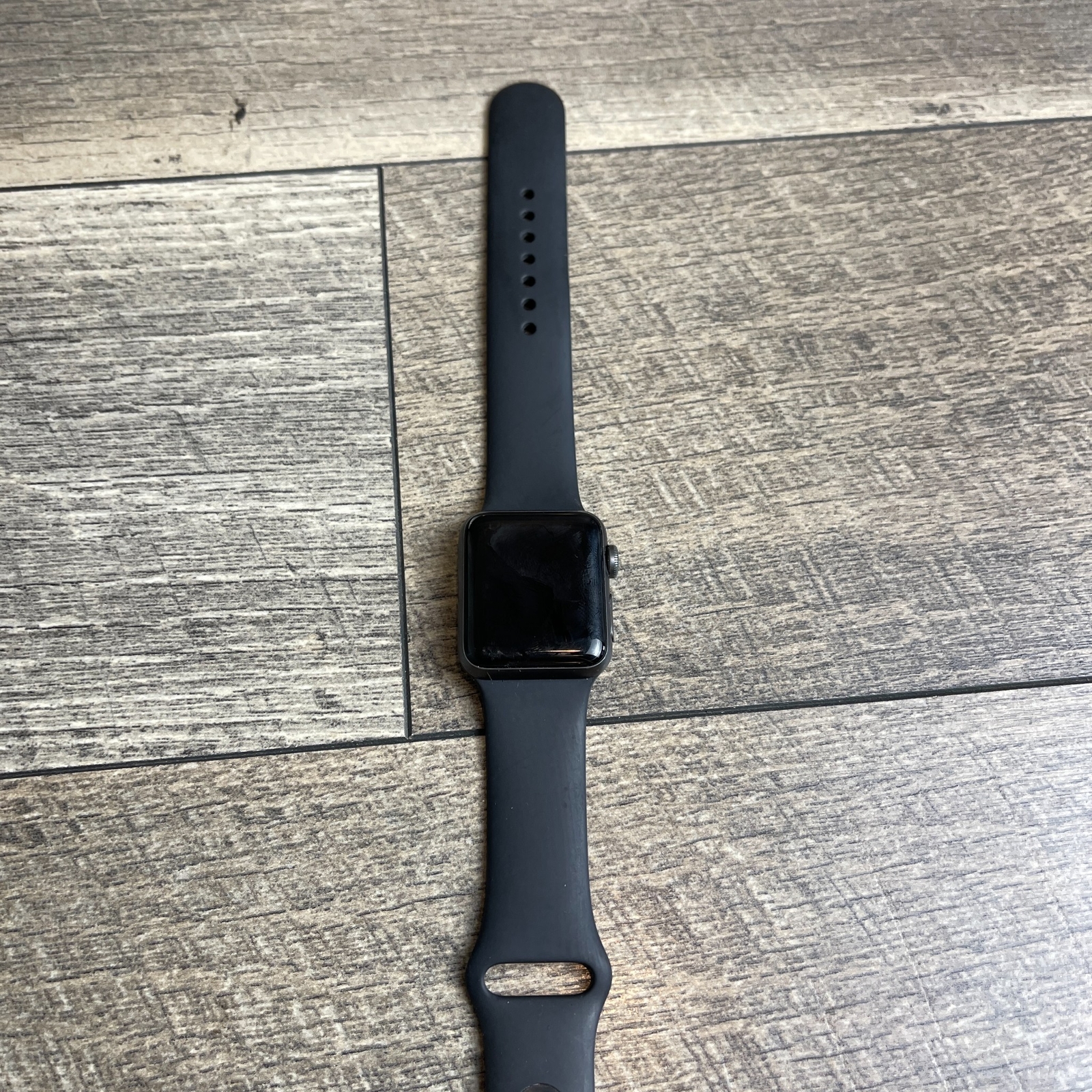 Apple Watch Series 3 GPS Smartwatch Black Strap 38mm 1.5″ Display Aluminum Case