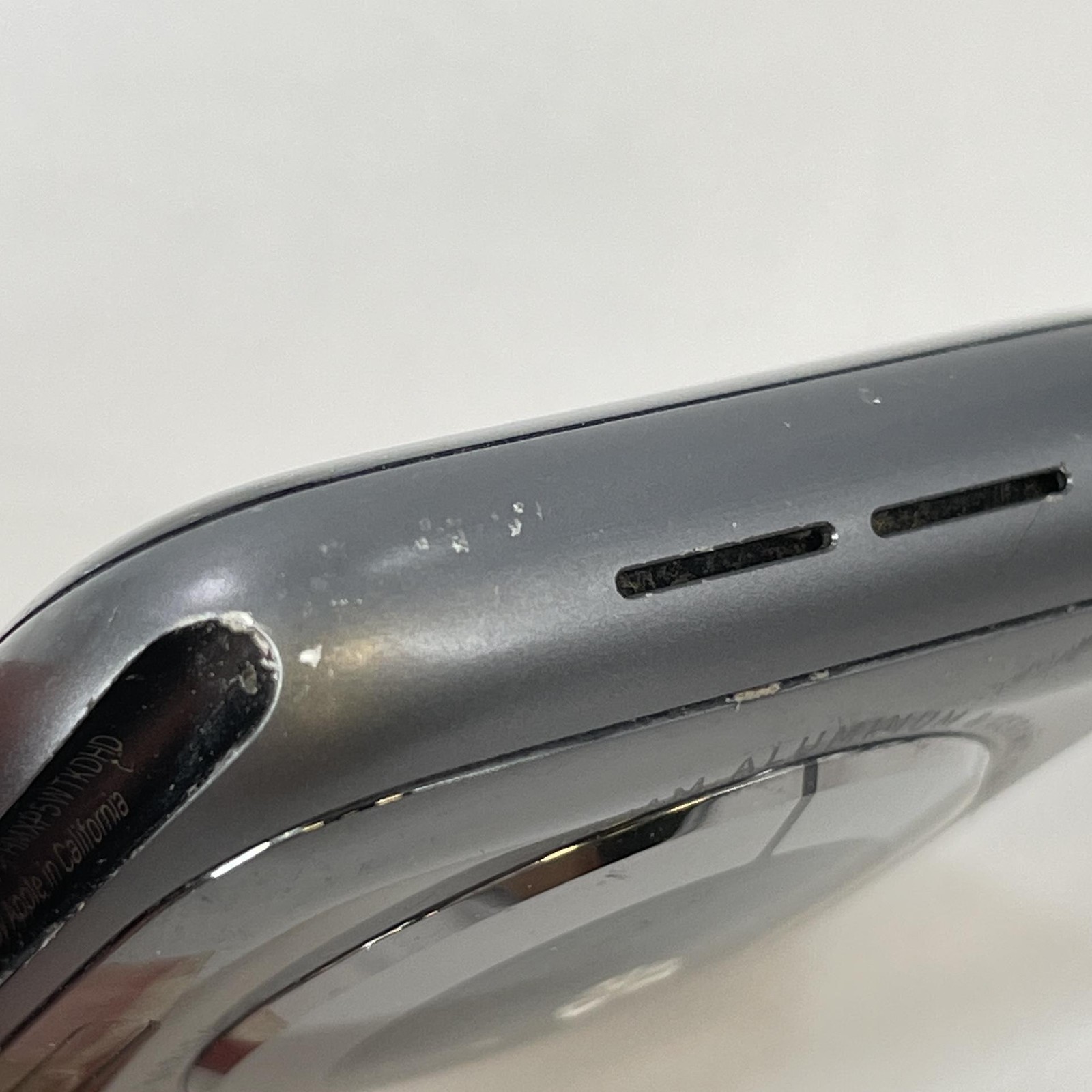 Apple Watch Series 4 44mm Space Gray Aluminum (GPS) w/ Nike Sport Band – Good