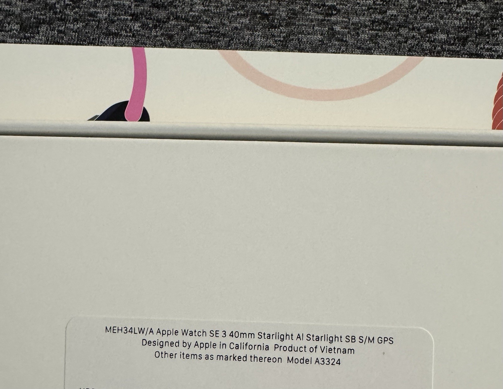 Apple Watch SE 3 40mm GPS Starlight Aluminum Case Starlight Sport Band S/M NEW!!