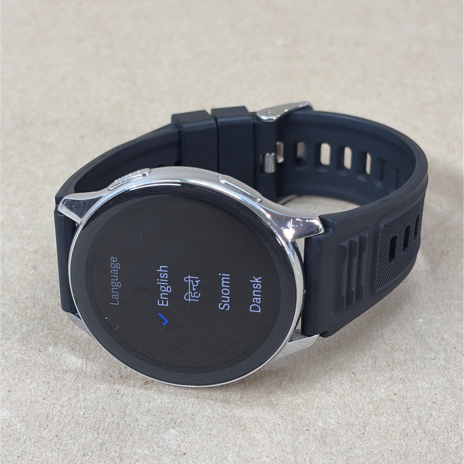 OnePlus Smart Watch W301GB 46mm 1st Generation Powers On Untested