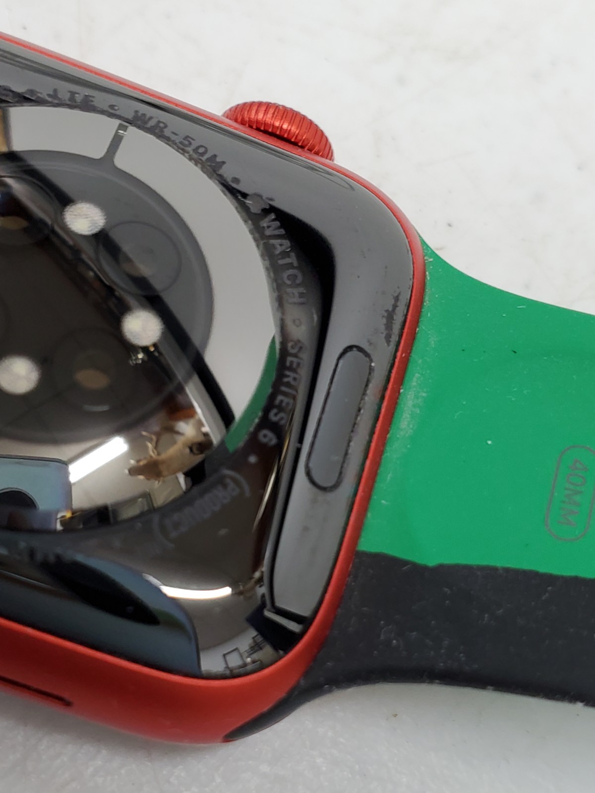 Apple A2293 Series 6 WATCH, (G38000119) Loc.U-33