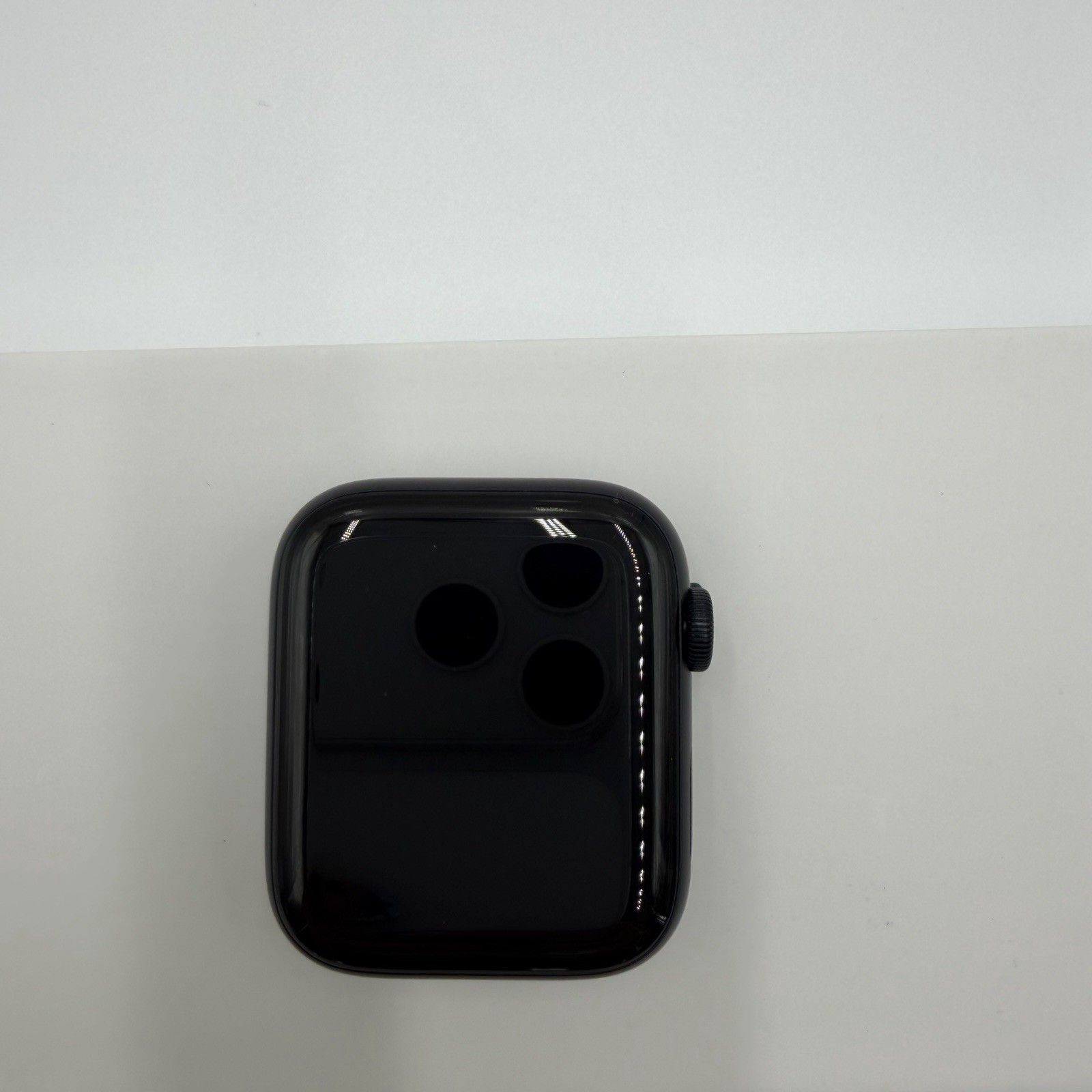 Apple Watch SE (2022) 44mm Midnight Aluminum Case with Sport Band, M/L (GPS)