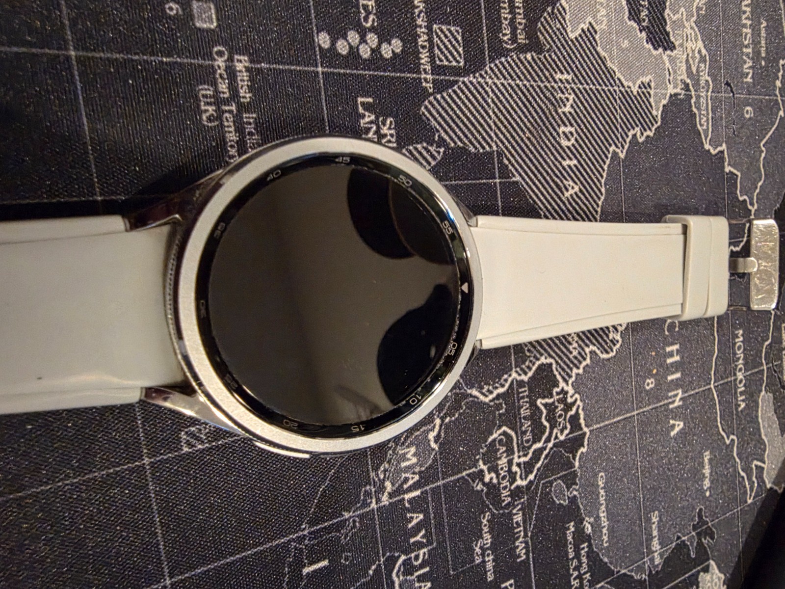 Samsung Galaxy Watch6 Classic SM-R960 47mm Stainless Steel Case with Hybrid Band