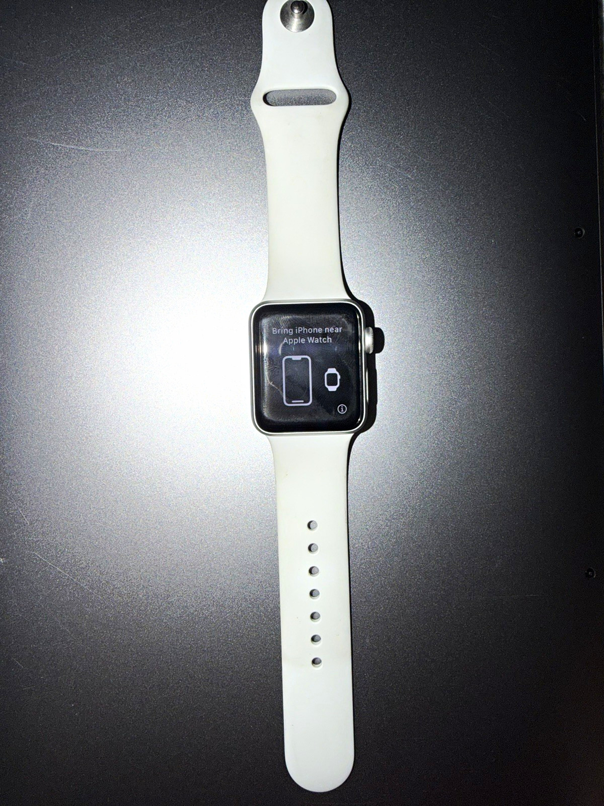 Apple Watch 38mm Silver Aluminum Case White Silicone Band Unlocked