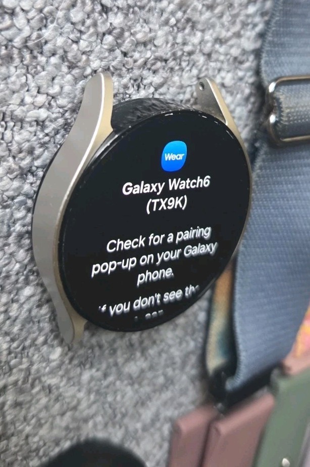 Samsung Galaxy Watch Series 6 40mm With 3 Zox Bands,8 Sports Bands,2 Chargers