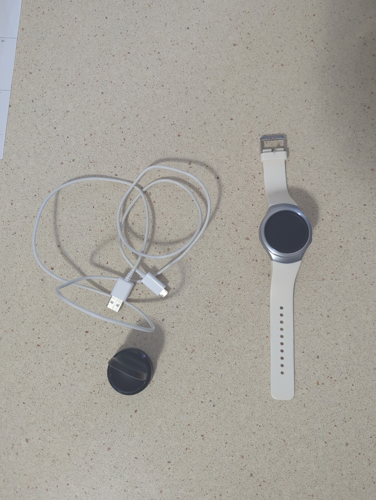 Pre-Owned Samsung Gear S2 Smart Watch SM-R730V White Band Barely Used