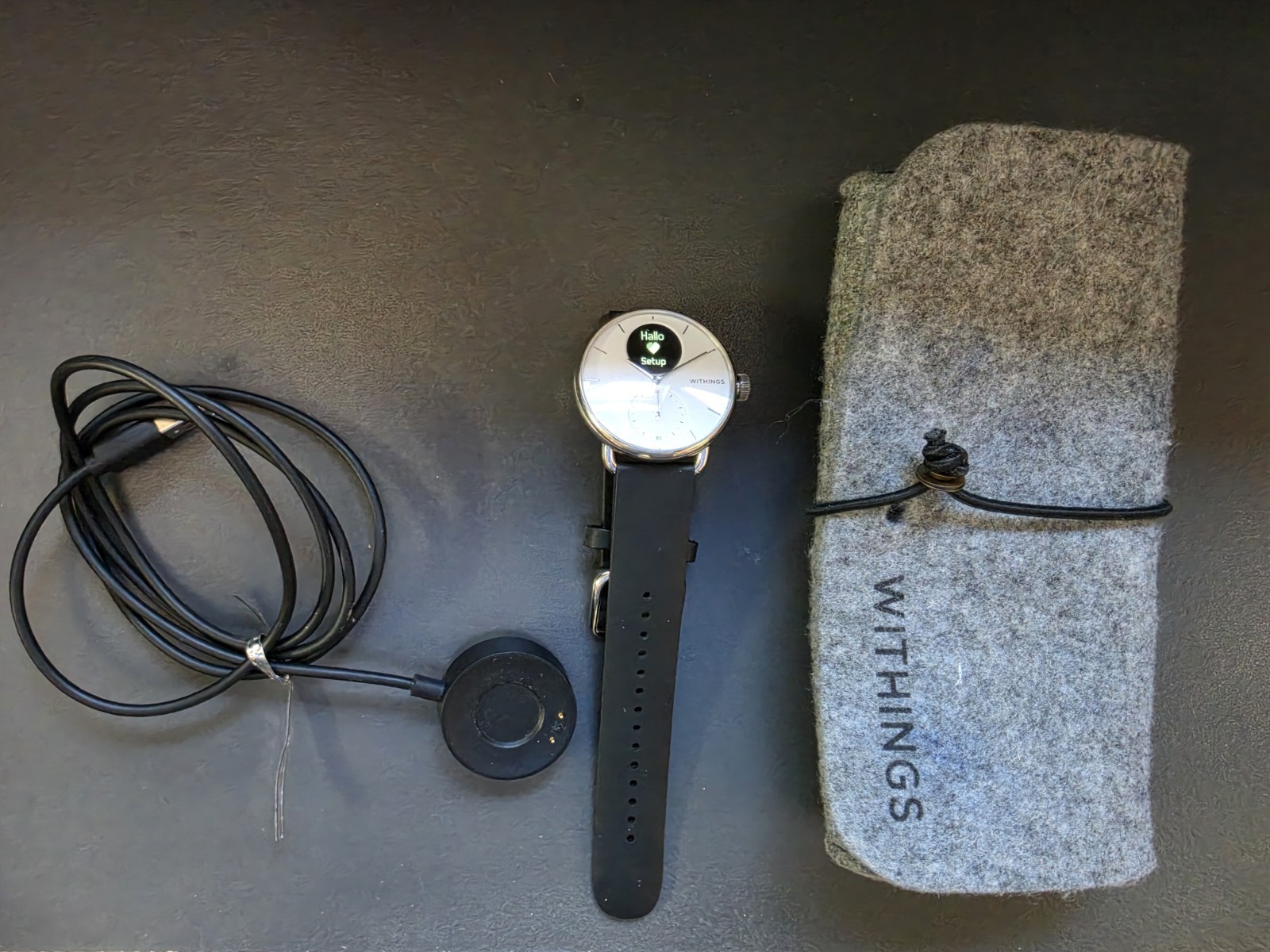 READ Withings Scanwatch HWA09 Hybrid Smartwatch Works, weak battery & loose back