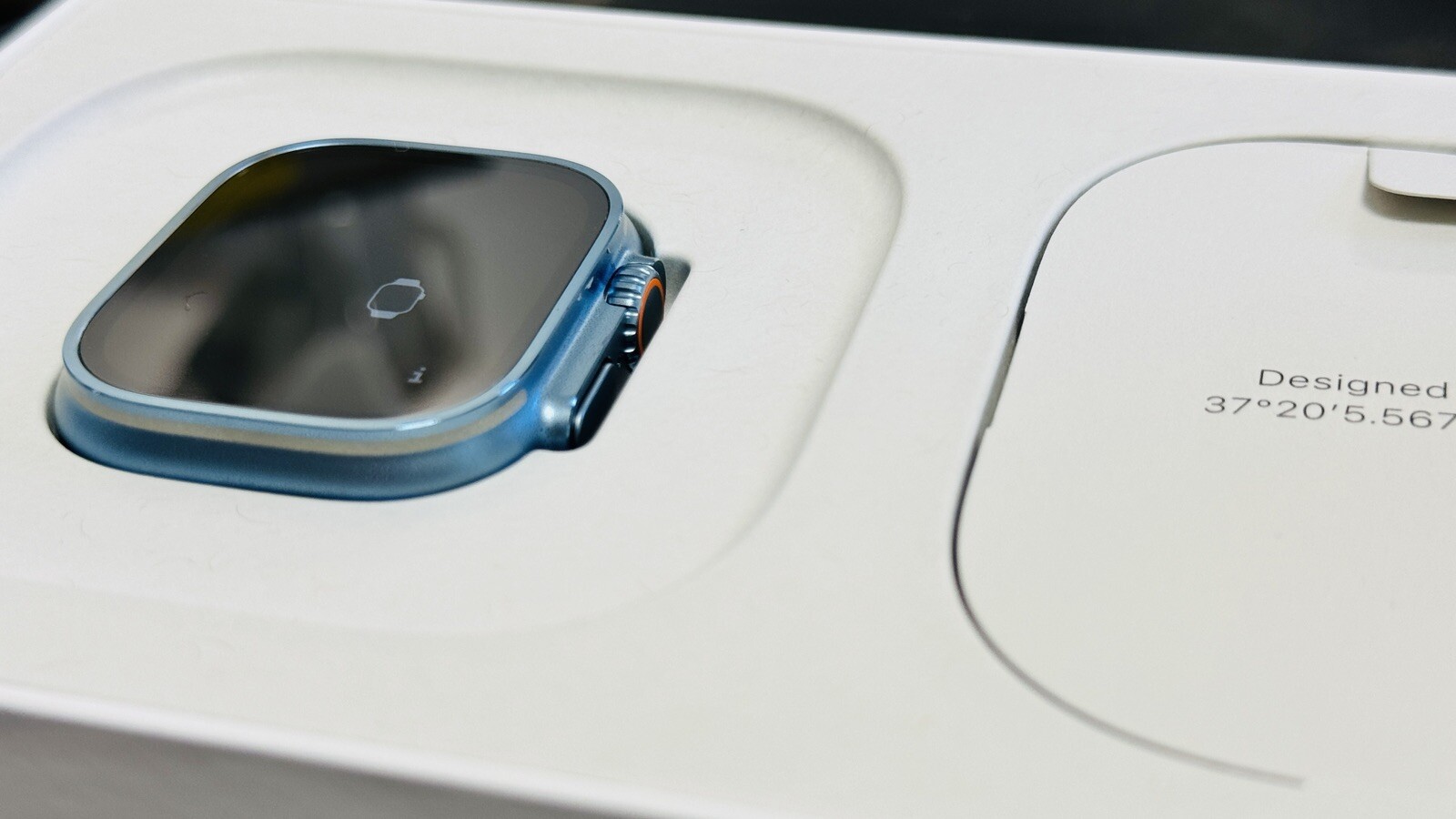 Metallic Blue Apple Watch ULTRA 2 49mm Titanium Custom Anodized Blue White Ocean