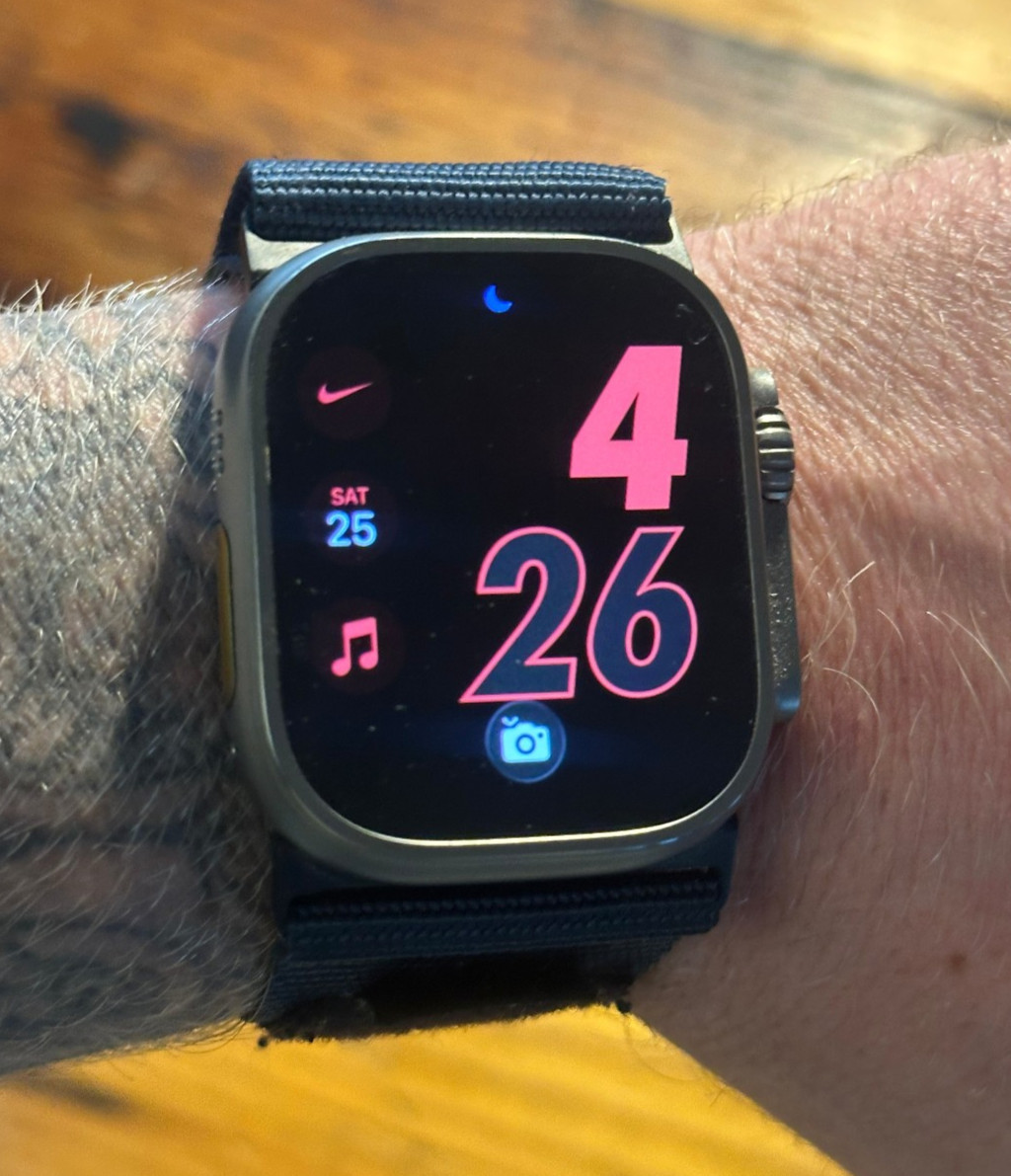 Apple Watch Ultra 1, 49mm Case – Titanium, 32GB Storage, GPS & Emergency SOS