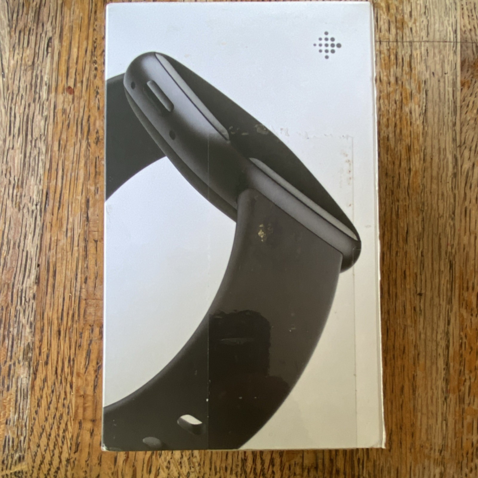 Fitbit Versa 4 Fitness Tracker Graphite Aluminum Case Black Silicone Band 24mm