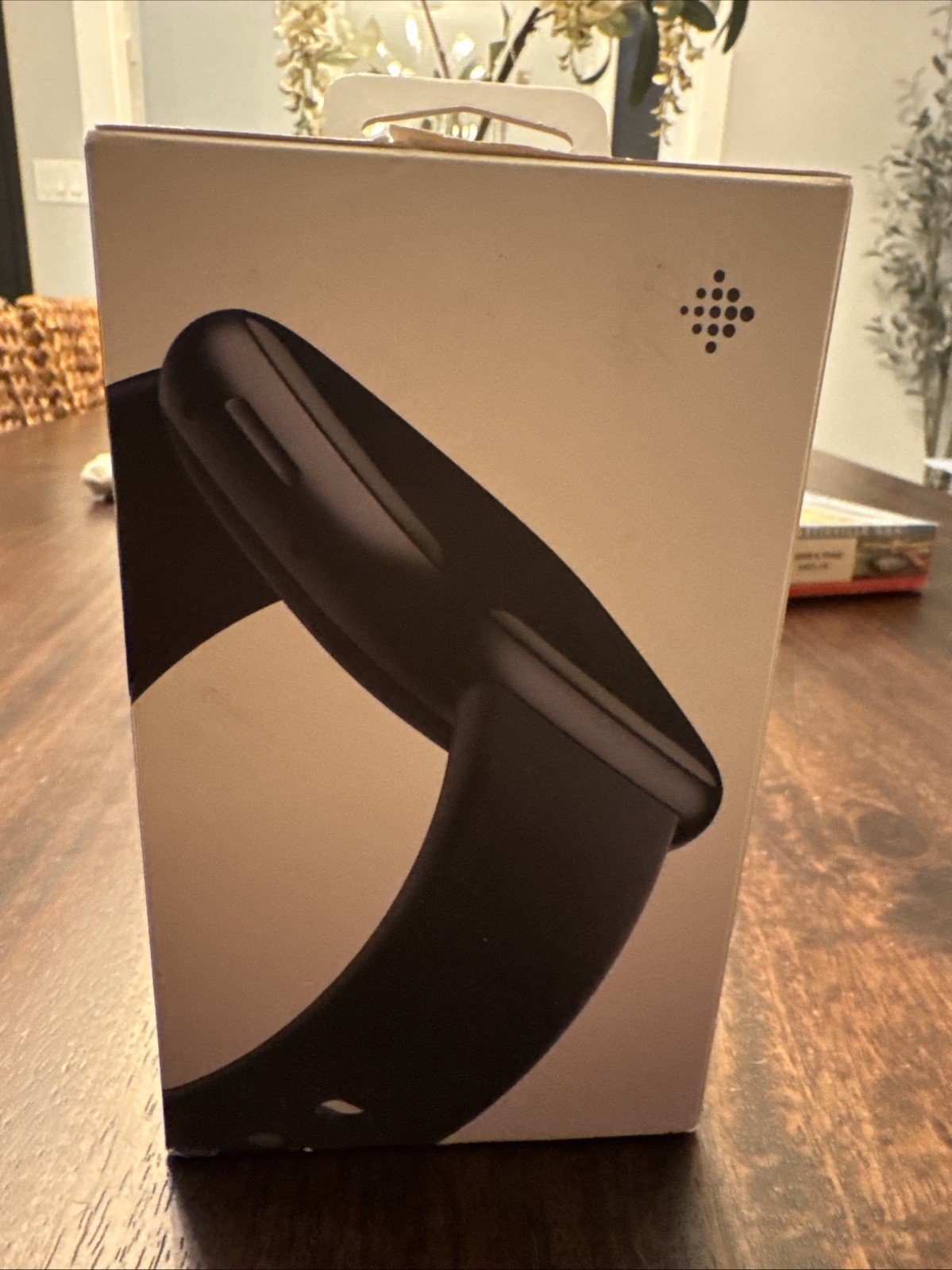 New Fitbit Versa 4 24mm Smart Watch FB523BKBK-US