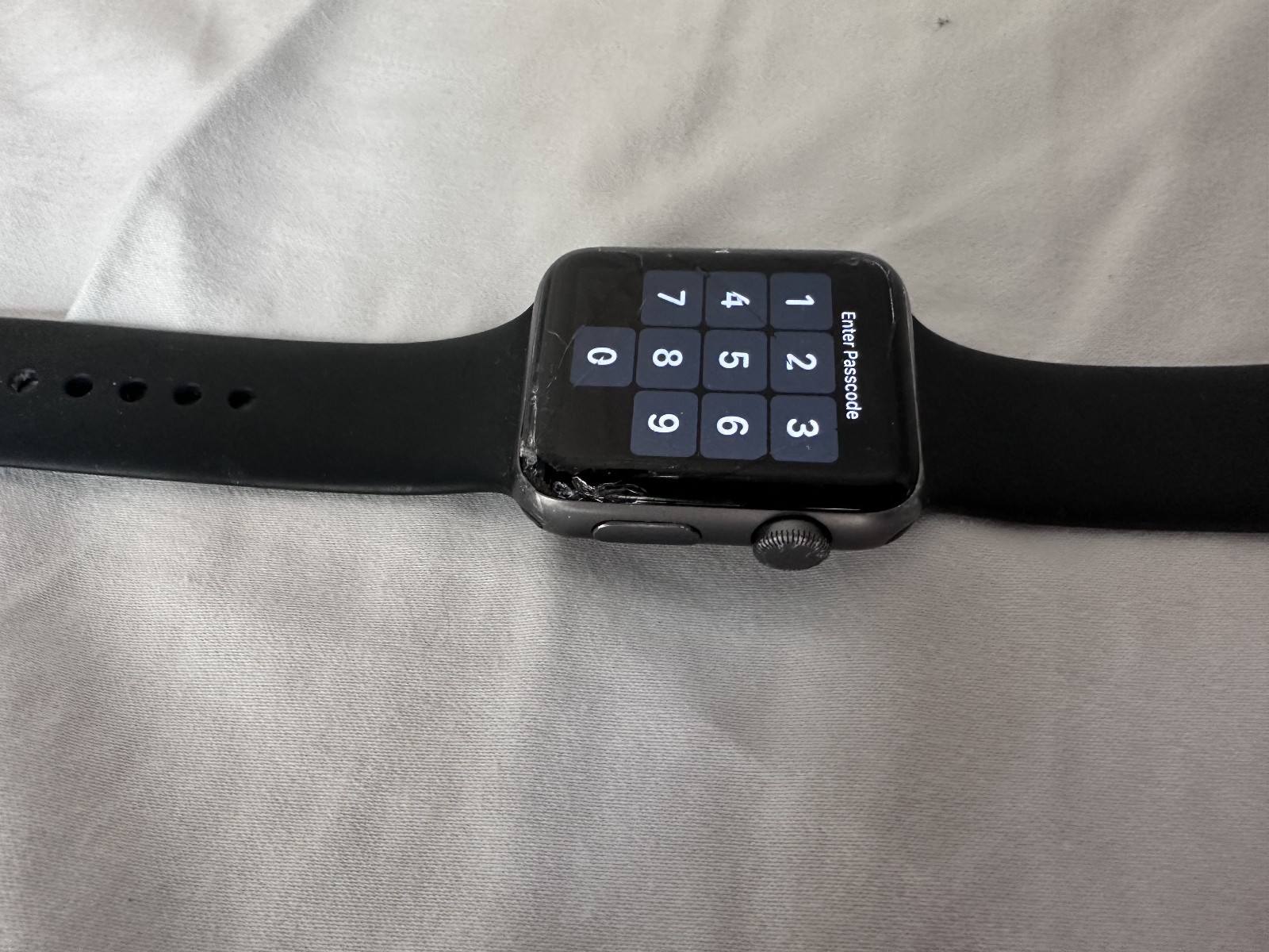 Apple Watch Series 3 42mm Gold Aluminum Case Black Band A1859 Cracked Screen
