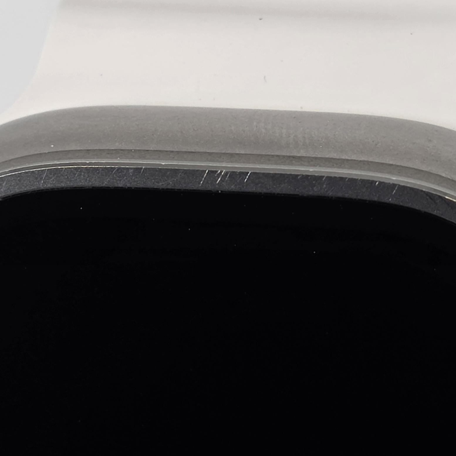 Apple Watch (Ultra) 49mm Titanium (LTE) w/ White Ocean Band – Excellent