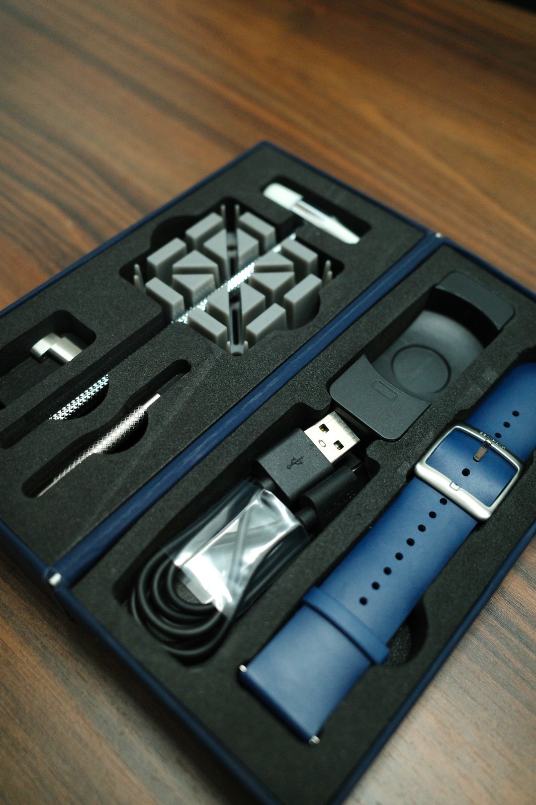 Withings ScanWatch Nova 42mm Blue – Hybrid Smartwatch, ECG SpO2 – Open Box, Comp