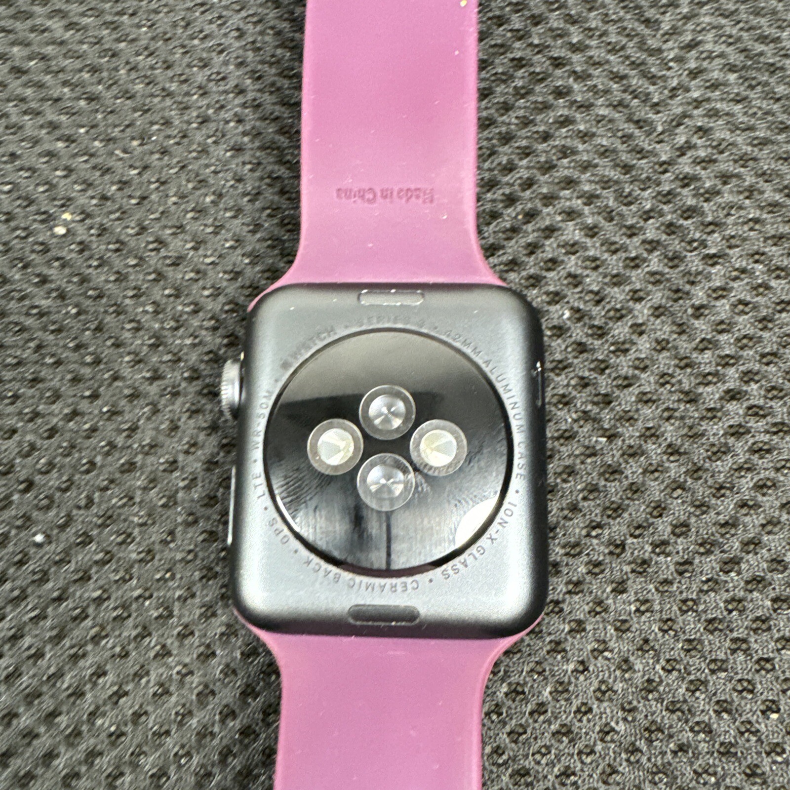 Apple iWatch Series 3 GPS WR-50M 42 MM Space Gray Aluminum With Pink/Purple Band