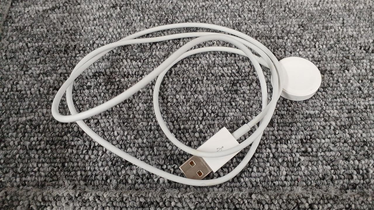 Apple Watch Series 5 Nike 44mm 32GB GPS Smartwatch No Band