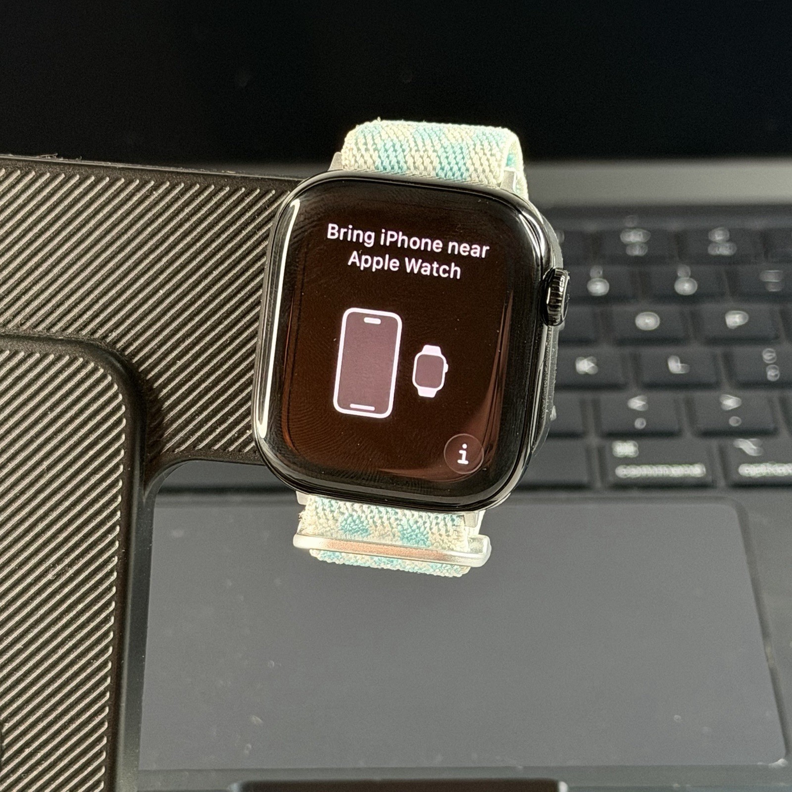 Apple Watch Series 10 42mm Jet Black Aluminum GPS – 100% Battery Health – Mint