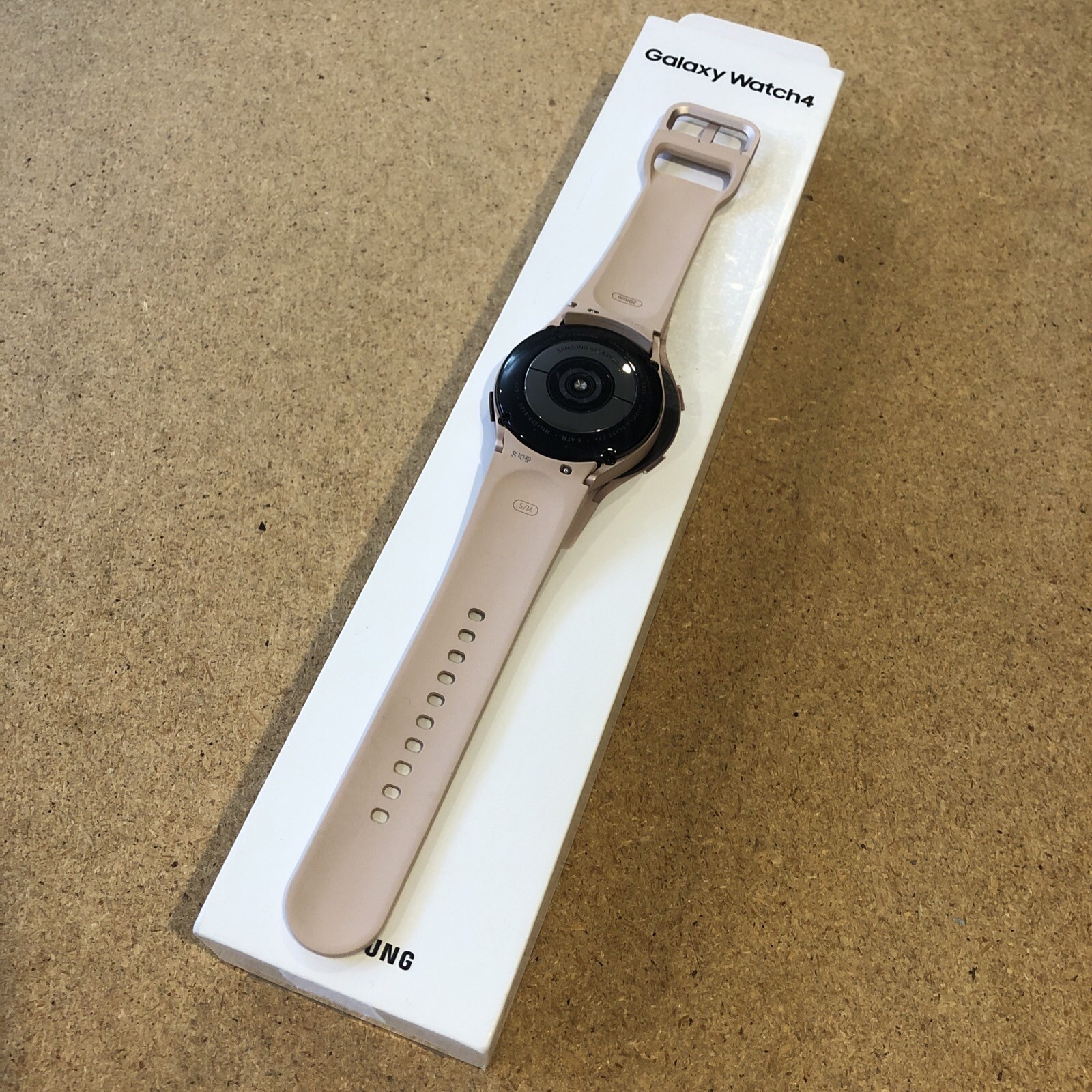 Samsung Galaxy Watch 4 40mm GPS Smartwatch Pink Gold S/M with Heart Rate Monitor