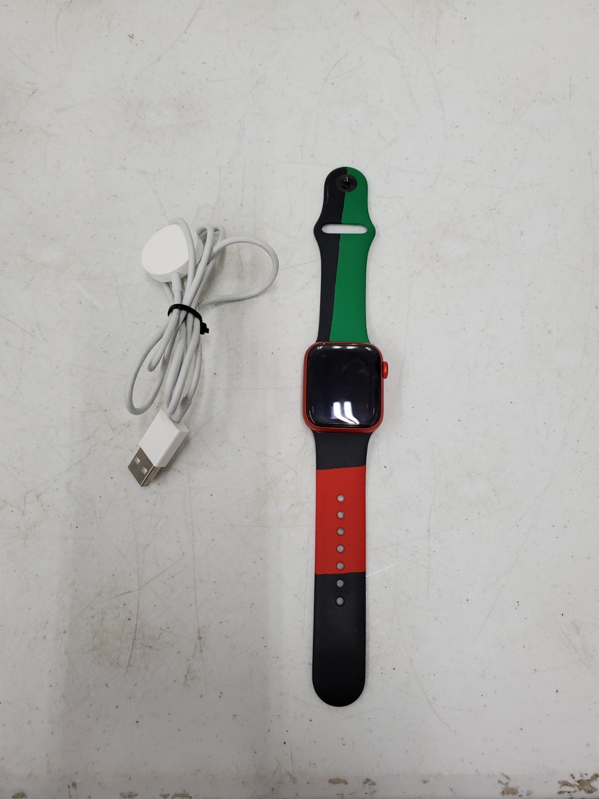 Apple A2293 Series 6 WATCH, (G38000119) Loc.U-33