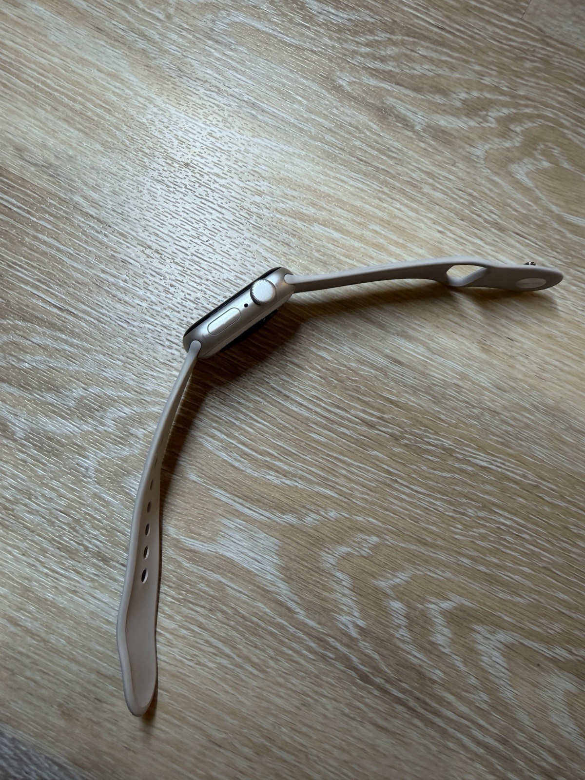 Apple Watch SE 2nd Gen 40MM Starlight Aluminum Case with Sport Band, S/M (GPS)