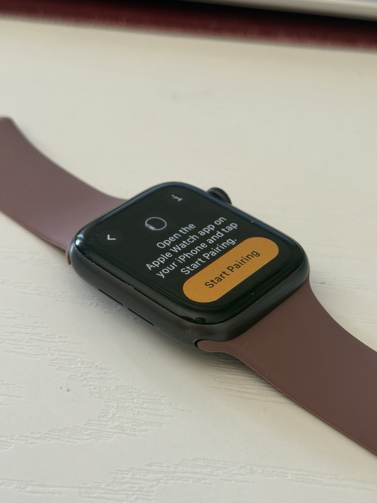 Apple Watch SE 1st Gen 44 MM Gray Aluminum Case GPS