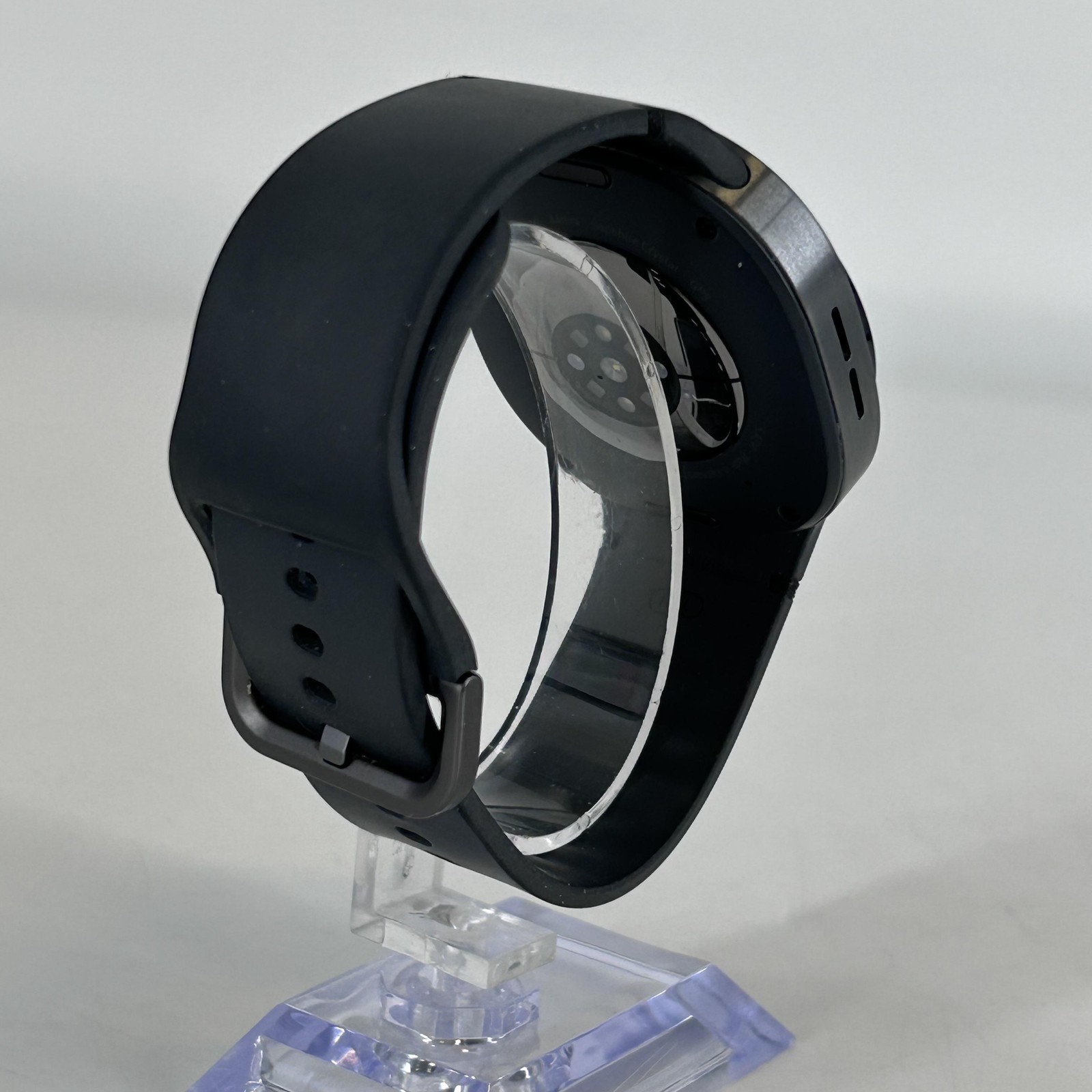 Samsung Galaxy Watch8 44mm Graphite Aluminum (GPS) w/ Sport Band – Excellent