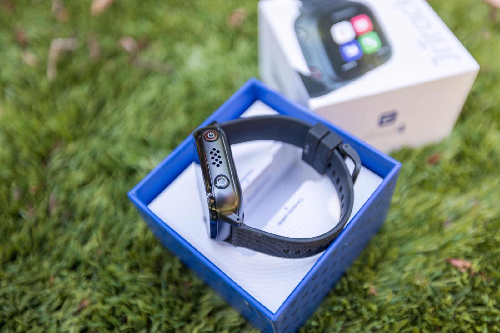 Cosmo Jr Track 4 Smart Watch for Kids in Excellent Condition!