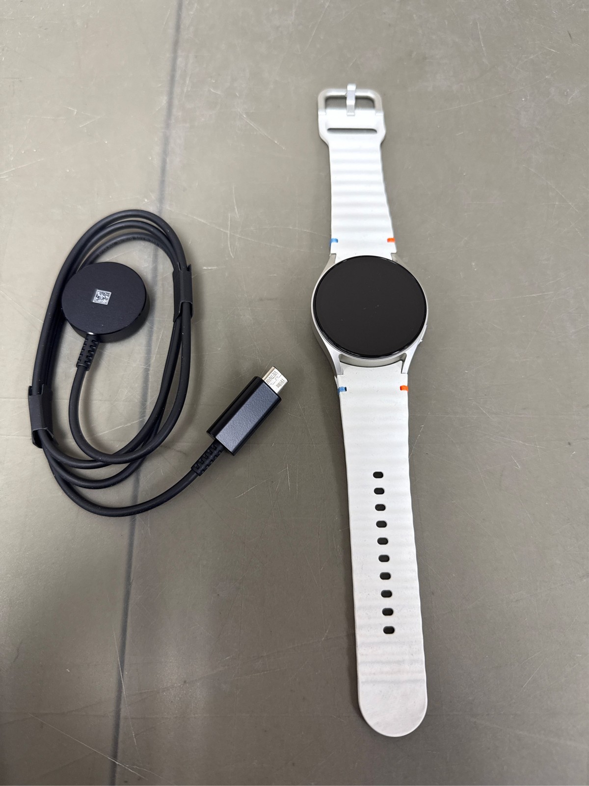 Samsung Galaxy Watch7 40mm Smart Watch, Aluminum, Bluetooth, Cream 1