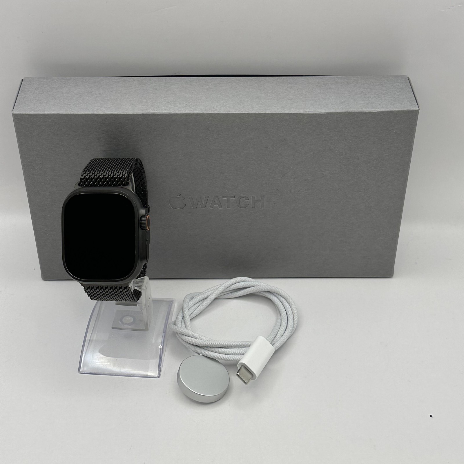 Apple Watch (Ultra 3) 49mm Black Titanium (LTE) w/ Titanium Milanese Loop – 7/10