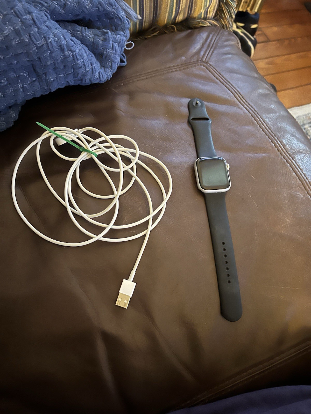 (A2294) Apple Watch Nike Series 6 (GPS + Cellular) – 44mm