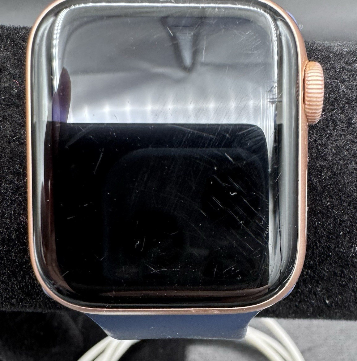 Apple Watch Series 4 40mm GPS Rose Gold Case Navy Sport Band UNLOCKED