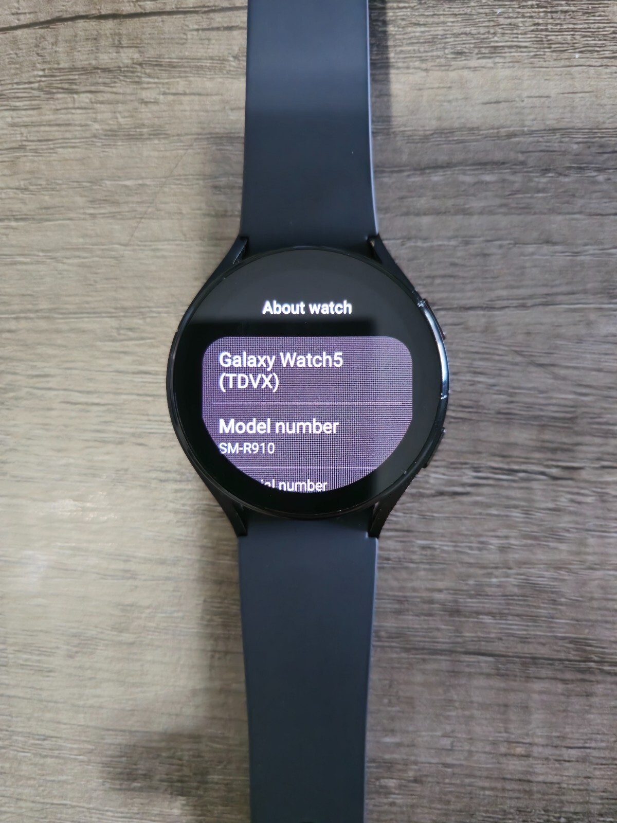 Samsung Galaxy Watch5 44mm Bluetooth Smartwatch – Graphite (SM-R910NZAAXAA)