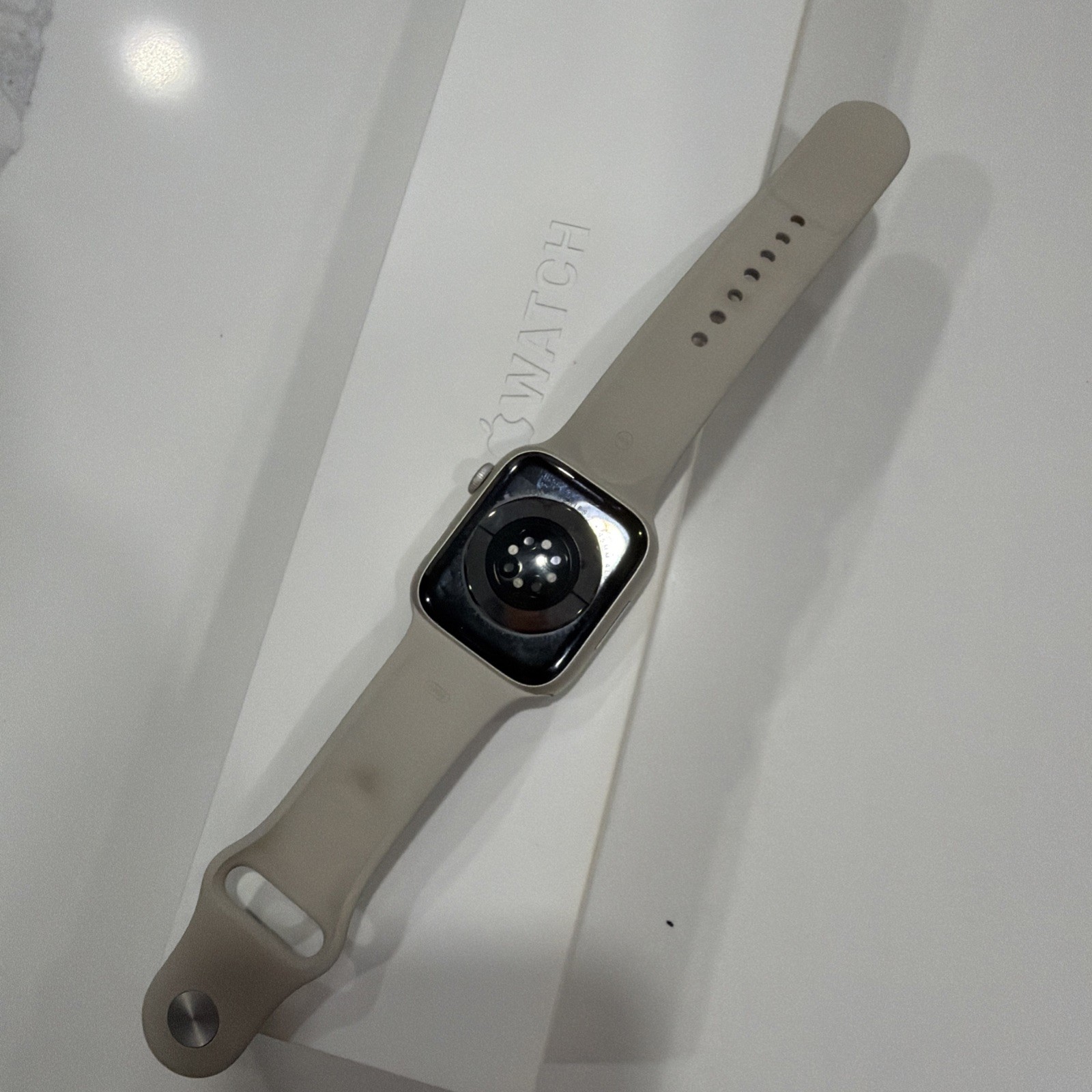 Apple Watch Series 7 45mm GPS only Starlight Aluminum Case Starlight Sports Band
