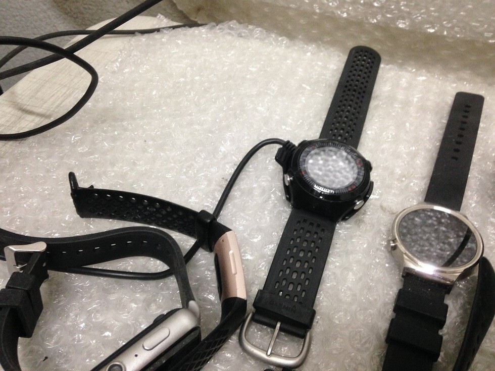 Lot Of 31 Mixed Watches UNTESTED APPLE / fitbit & MORE