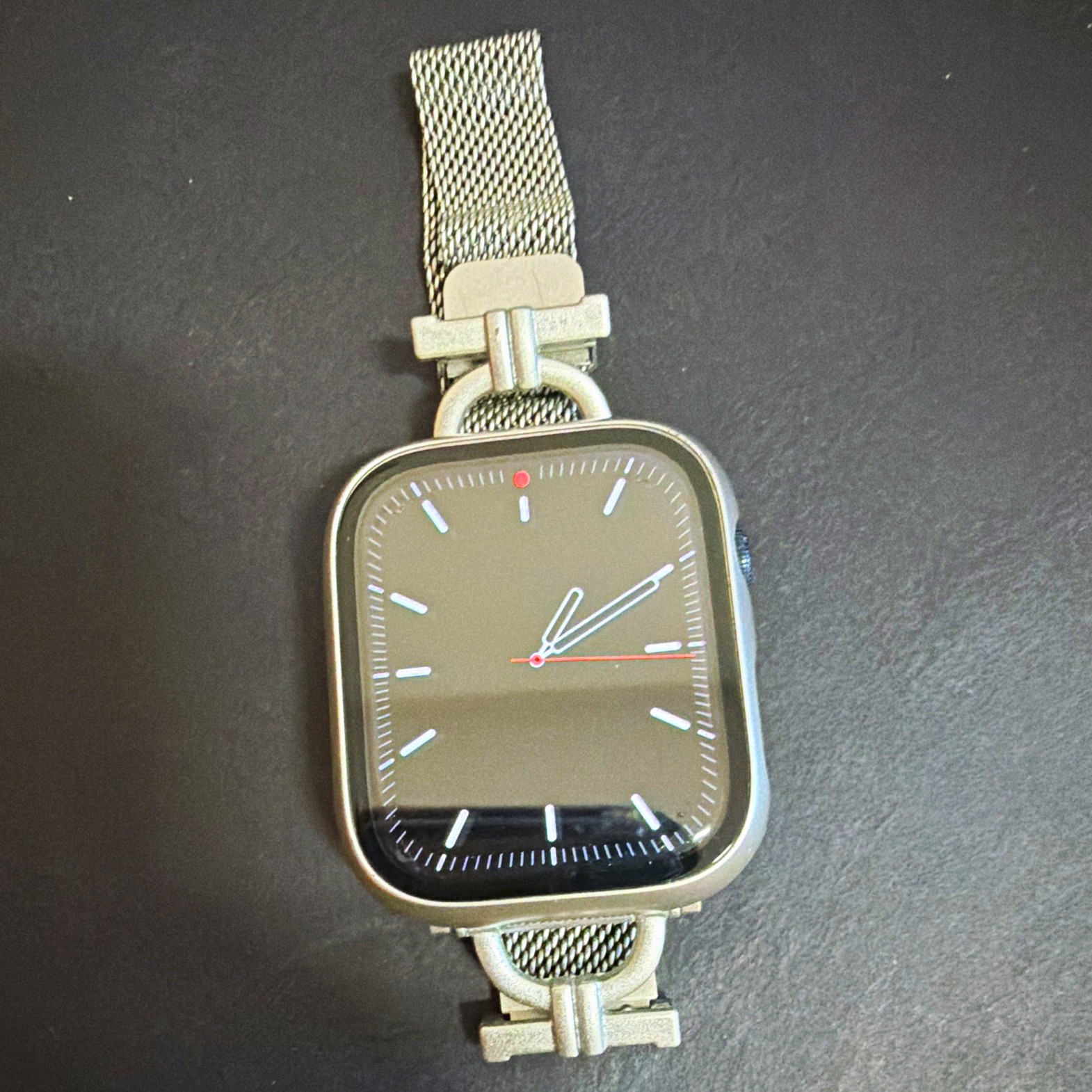 Apple Watch Series 8. 45mm w Silver Metal Mesh Band Touchscreen Unlocked iOS